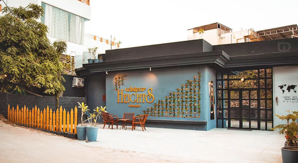 Udaipur Heights Restuarant​ fateh sagar Udaipur