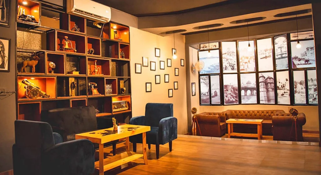 Udaipur Heights Restuarant​ fateh sagar Udaipur