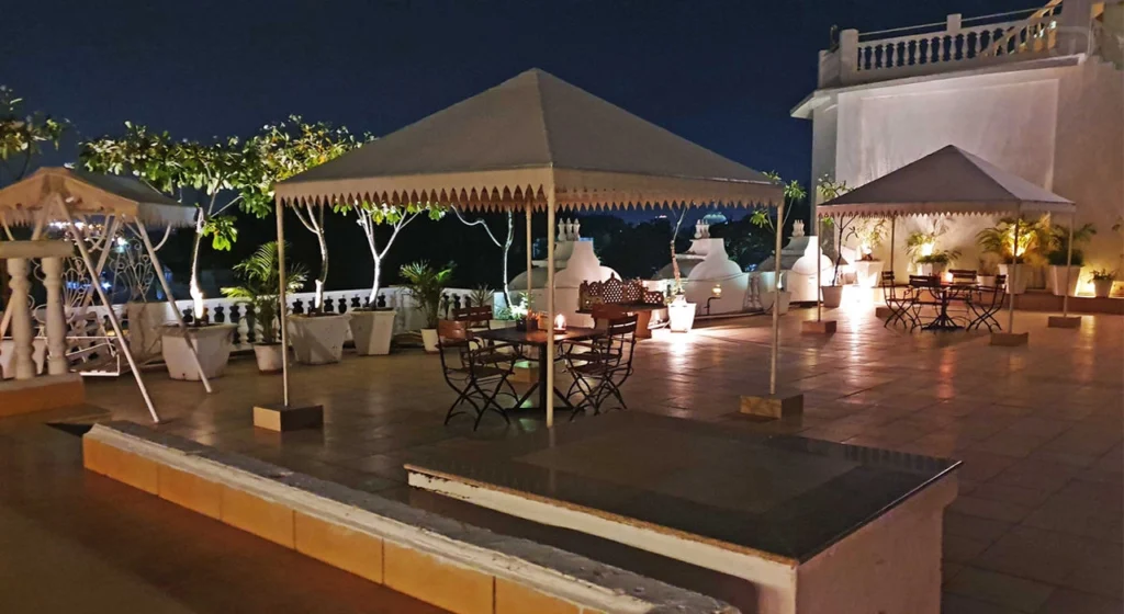 Jannat Rooftop Bar at Hilltop​ near fateh sagar